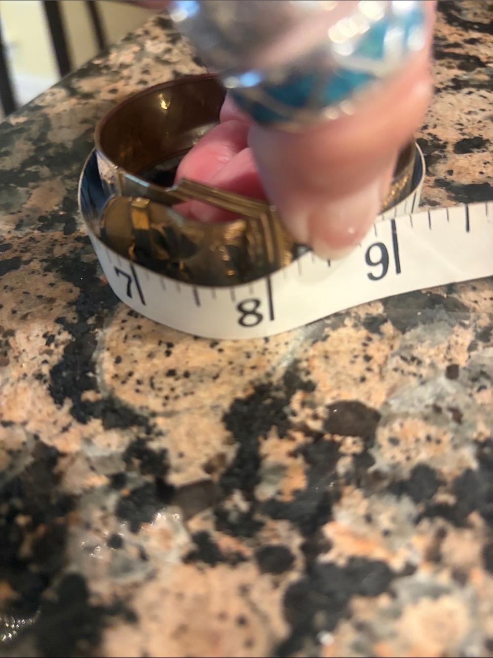 Marsh vintage Gold-Tone Floral Engraved Belt Bracelet - Picture 11 of 11